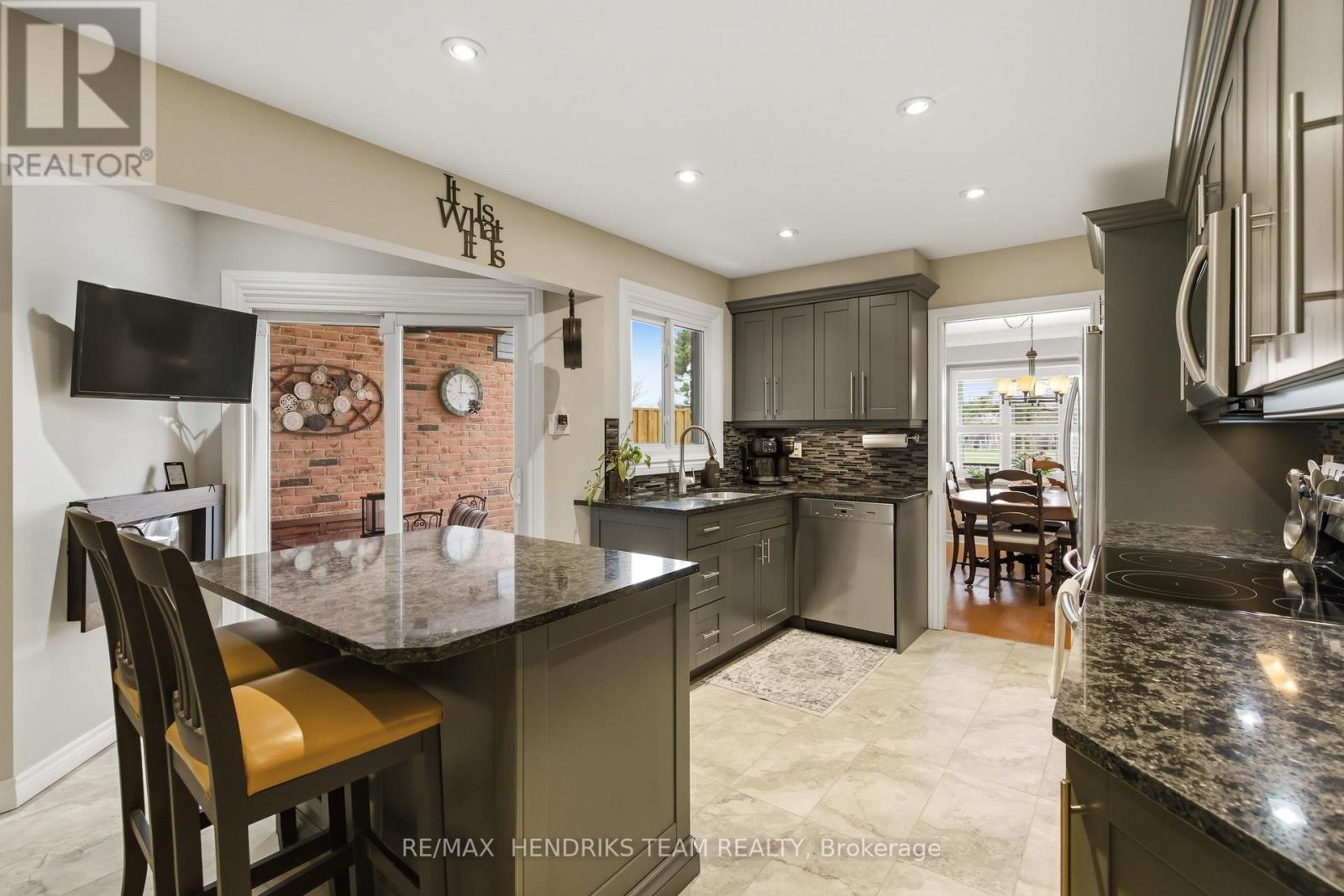 8 - 10 Elderwood Drive, St. Catharines, Ontario  L2S 3G4 - Photo 6 - X12961186