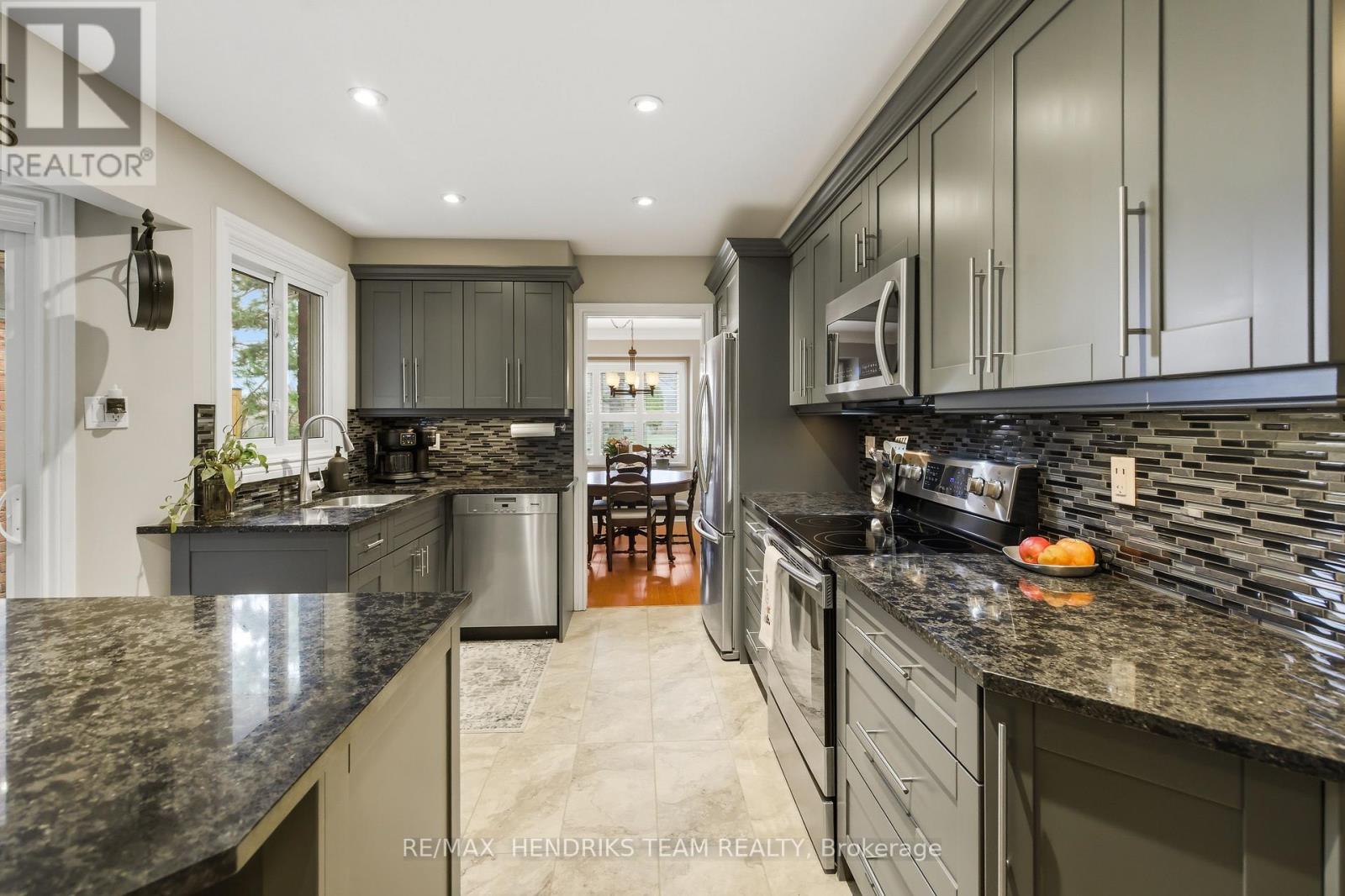 8 - 10 Elderwood Drive, St. Catharines, Ontario  L2S 3G4 - Photo 7 - X12961186