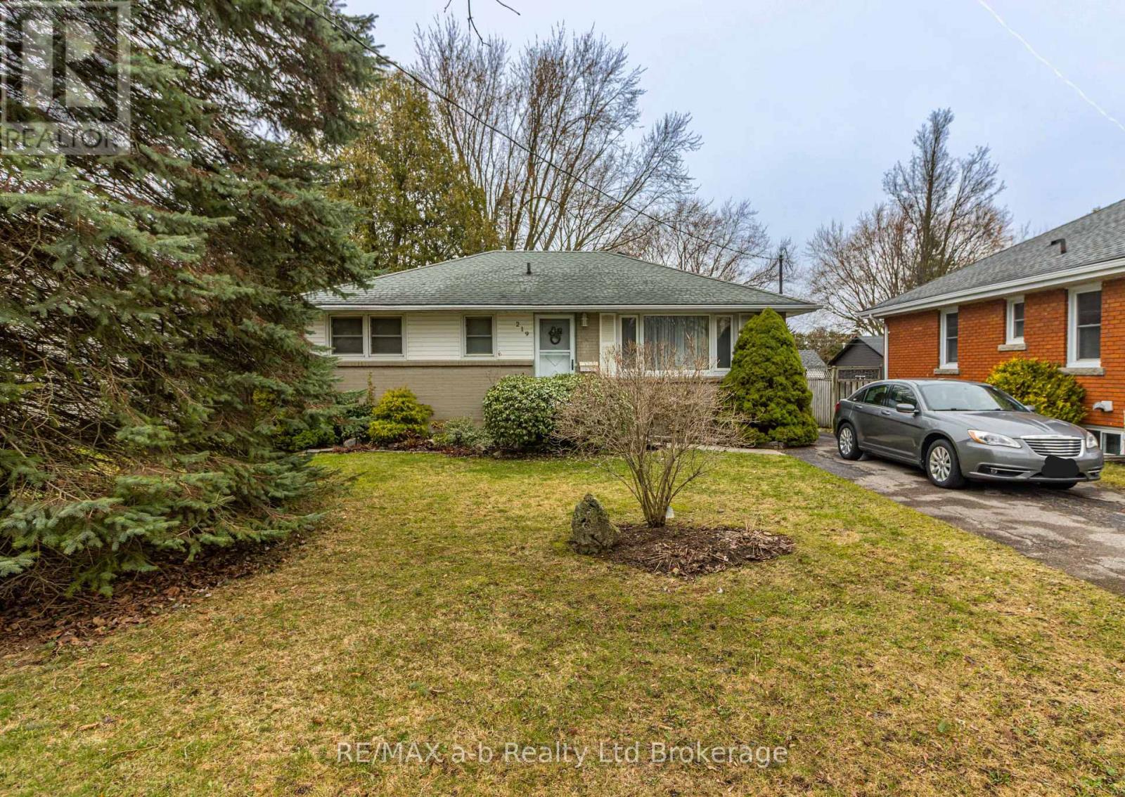 219 BOWERHILL ROAD, Woodstock, Ontario