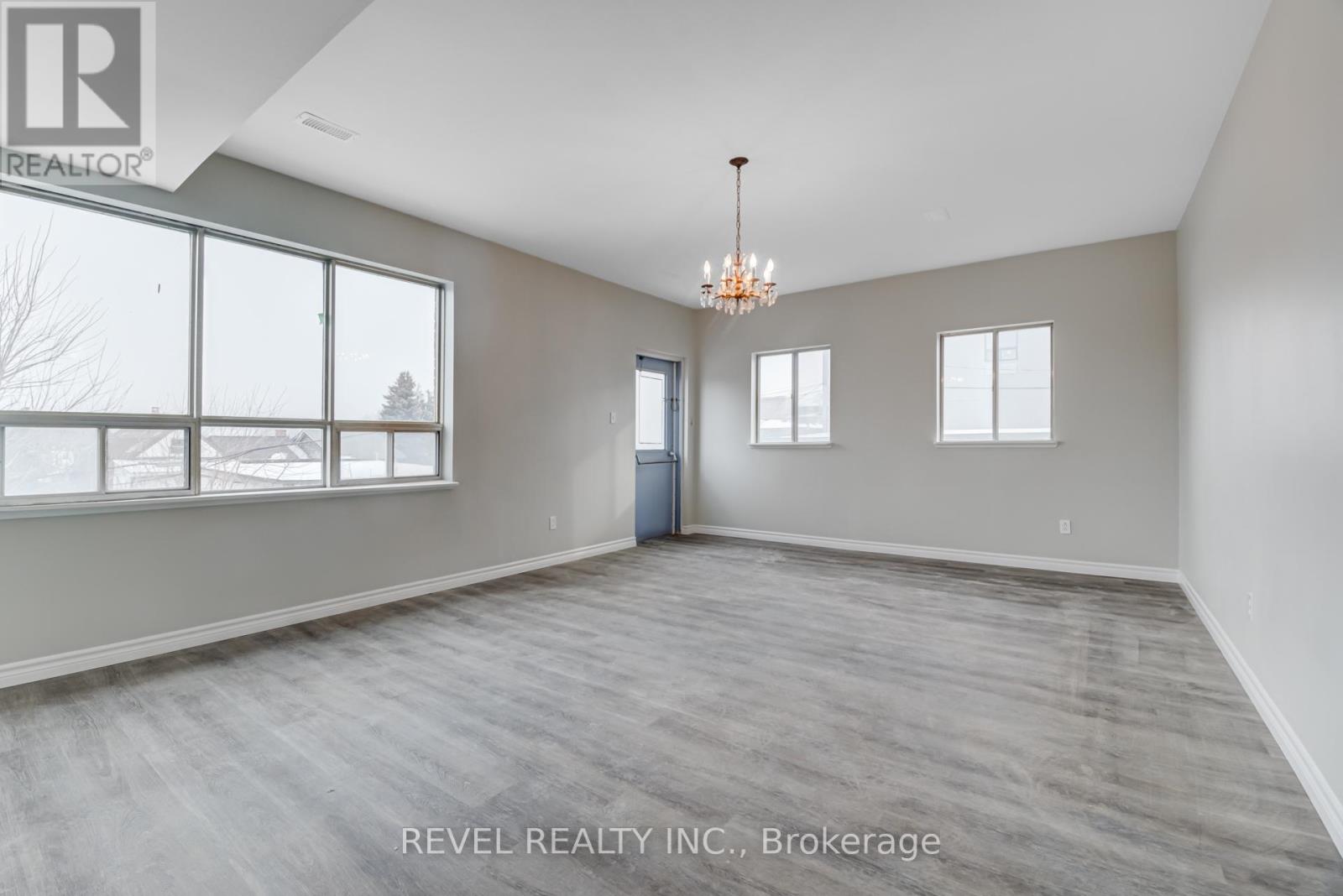 2nd Floor - 2095 Dufferin Street N, Toronto, Ontario  M6E 3R3 - Photo 5 - C12765834