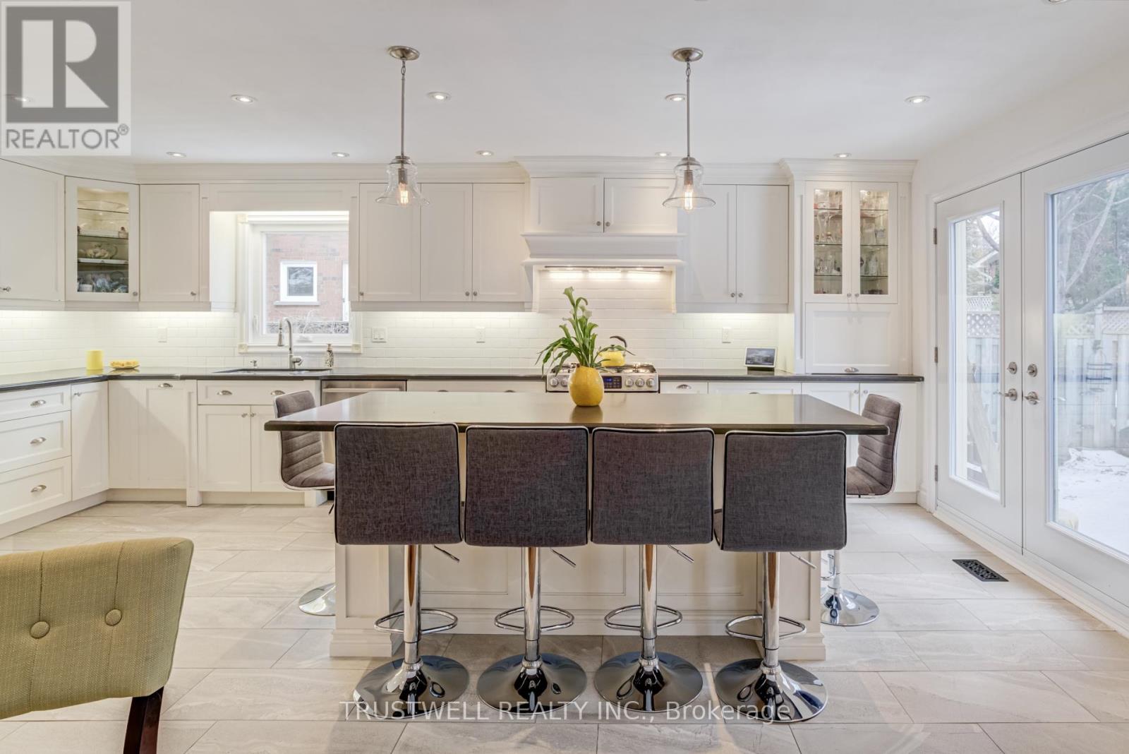 82 Long Island Crescent, Markham, Ontario  L3P 7L8 - Photo 11 - N12726408