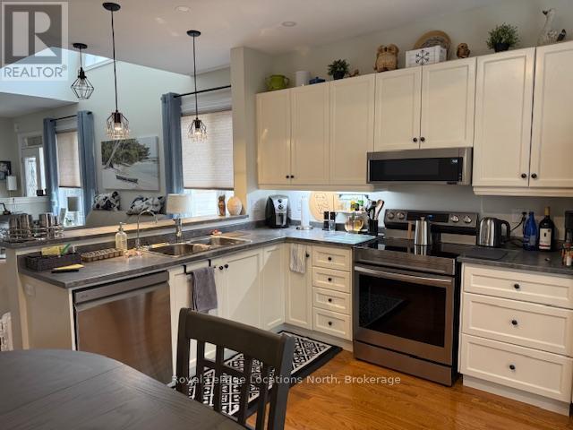 60 Savannah Crescent, Wasaga Beach, Ontario  L9Z 0E7 - Photo 14 - S12961138