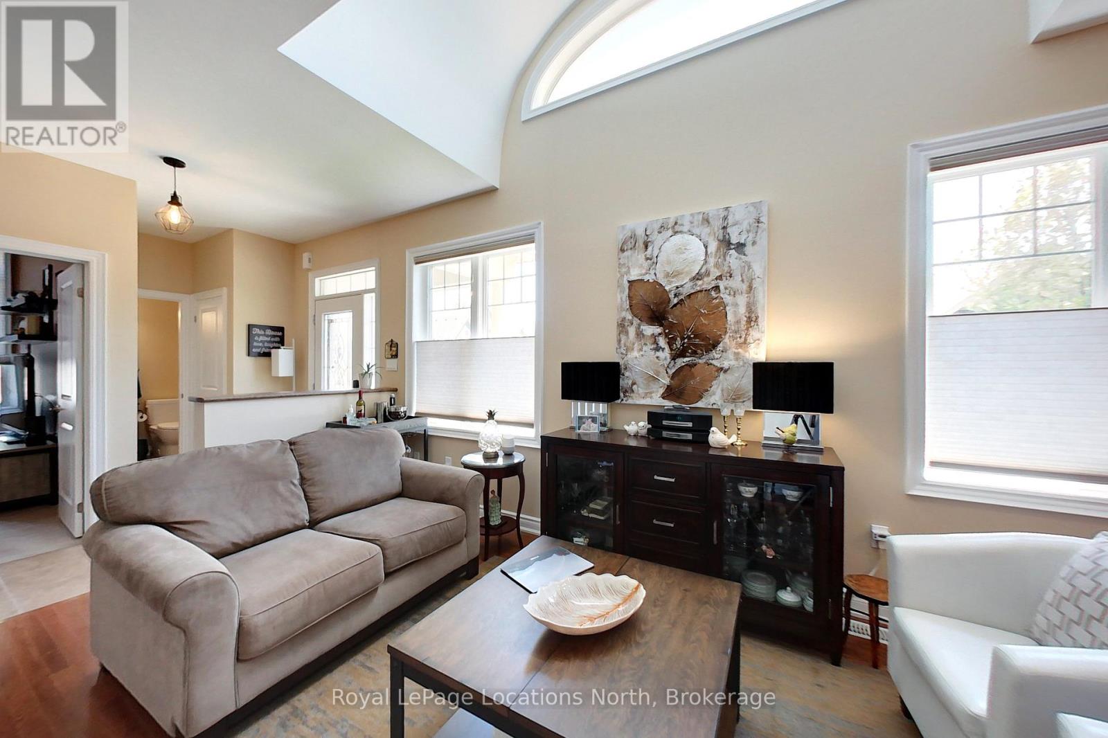 60 Savannah Crescent, Wasaga Beach, Ontario  L9Z 0E7 - Photo 9 - S12961138