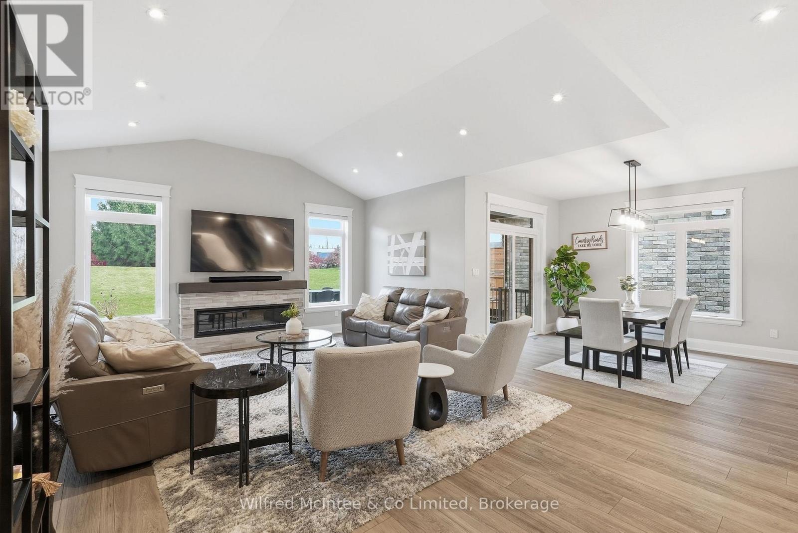 105 Fourth Street, Brockton, Ontario  N0G 2V0 - Photo 18 - X12961146