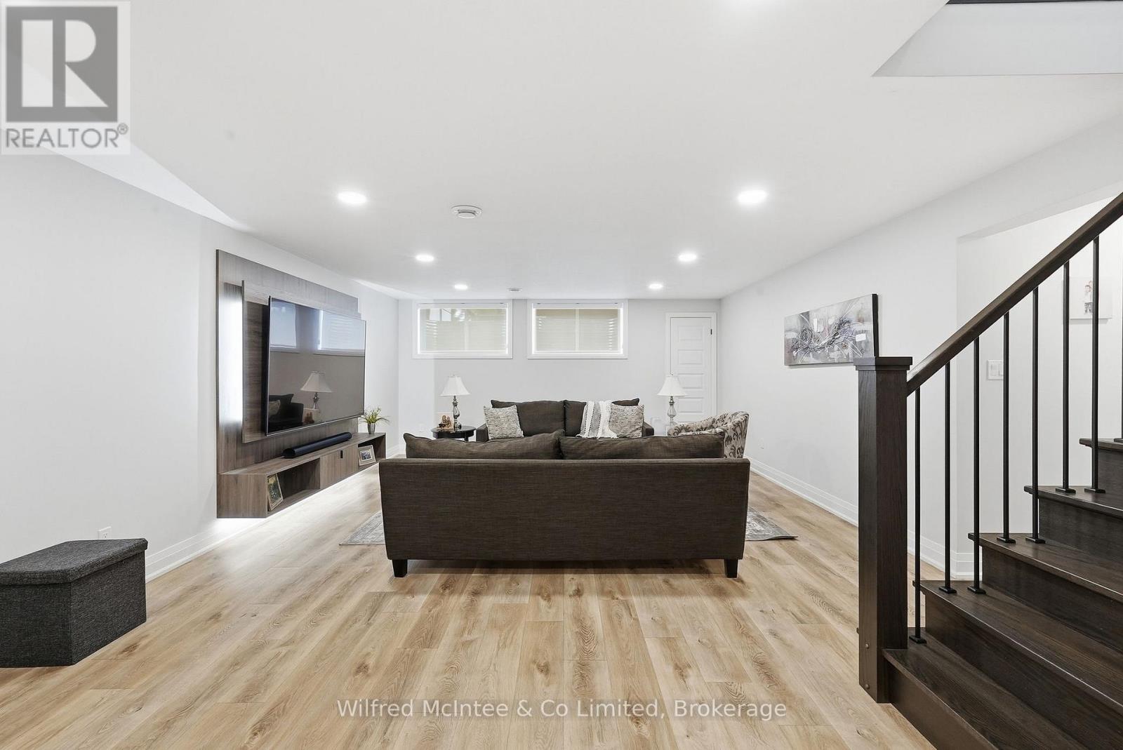 105 Fourth Street, Brockton, Ontario  N0G 2V0 - Photo 30 - X12961146