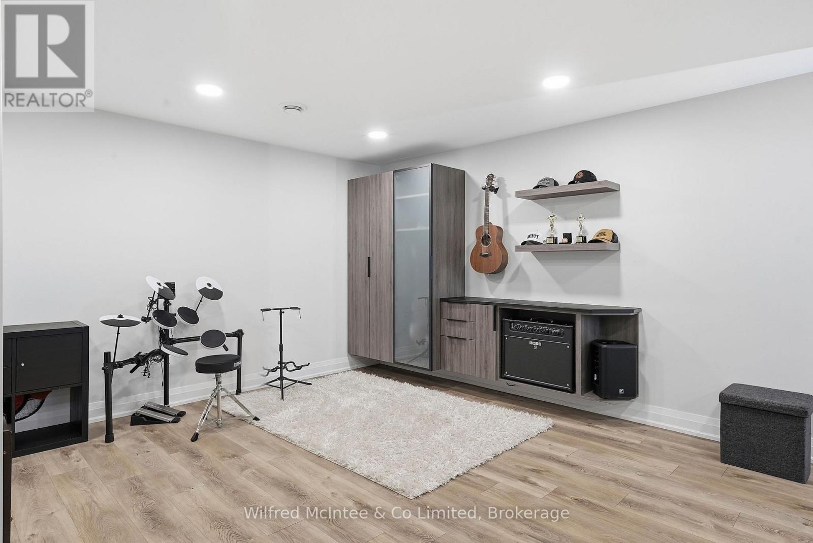 105 Fourth Street, Brockton, Ontario  N0G 2V0 - Photo 31 - X12961146