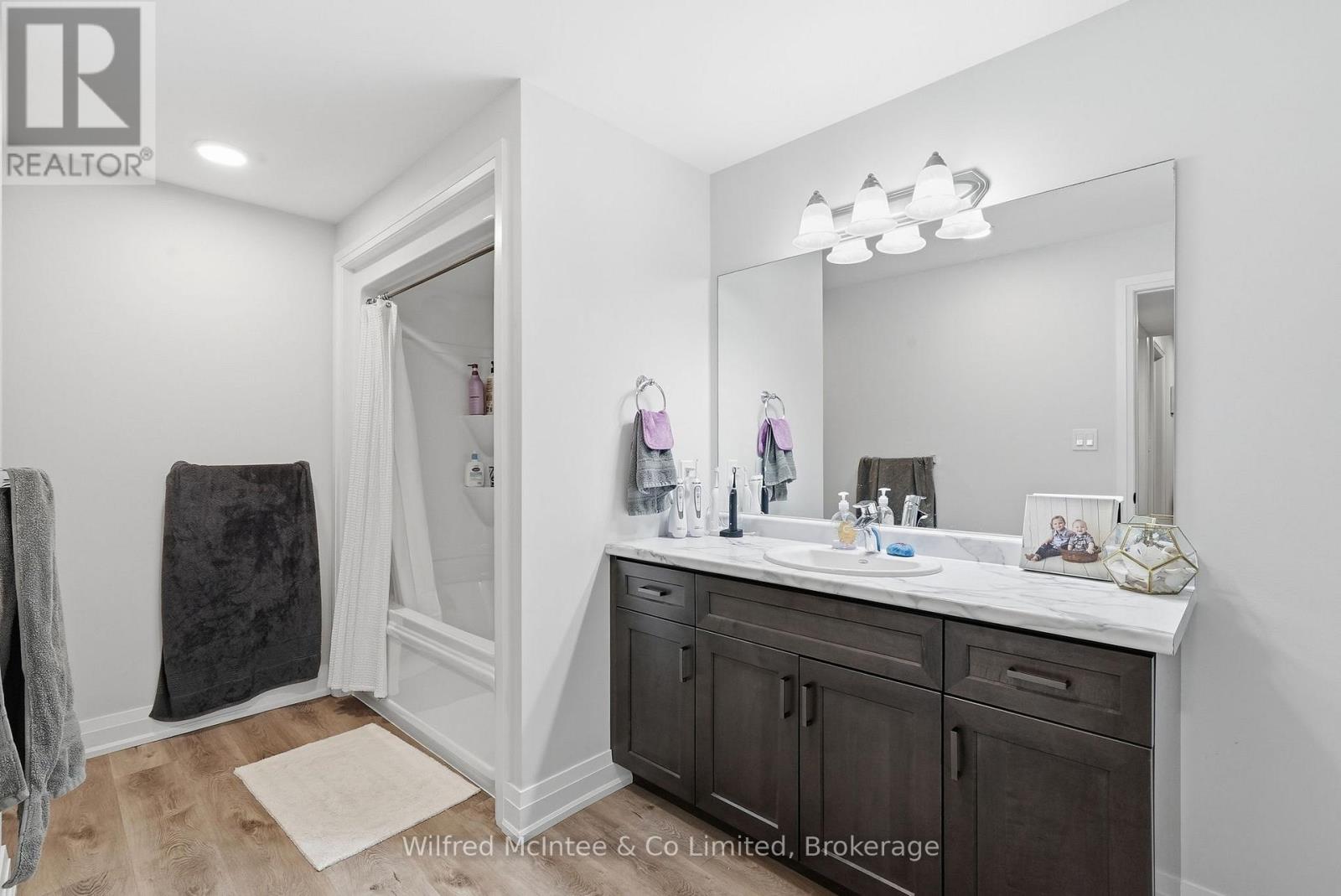 105 Fourth Street, Brockton, Ontario  N0G 2V0 - Photo 35 - X12961146