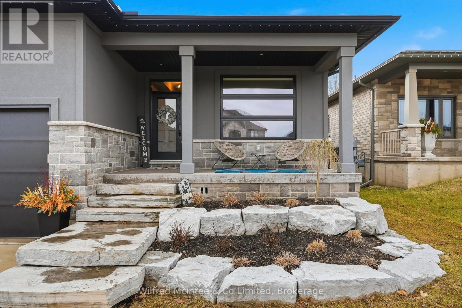 105 Fourth Street, Brockton, Ontario  N0G 2V0 - Photo 4 - X12961146