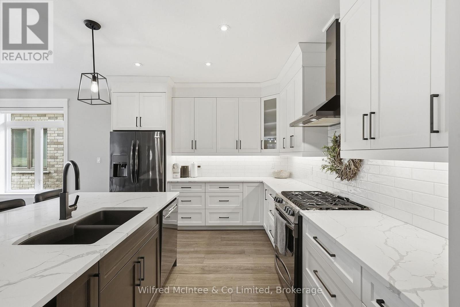 105 Fourth Street, Brockton, Ontario  N0G 2V0 - Photo 7 - X12961146