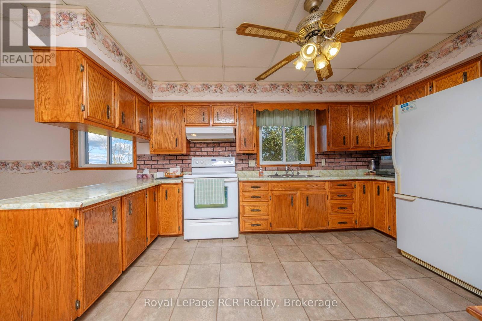 2095 12 Concession, Huron-Kinloss, Ontario  N0G 2R0 - Photo 15 - X12961154
