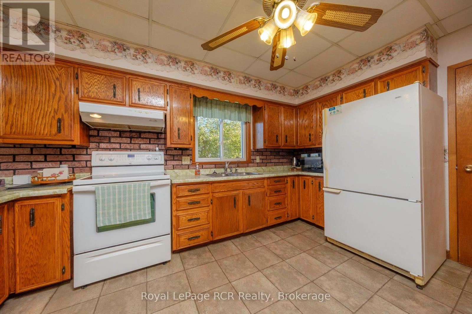 2095 12 Concession, Huron-Kinloss, Ontario  N0G 2R0 - Photo 7 - X12961154