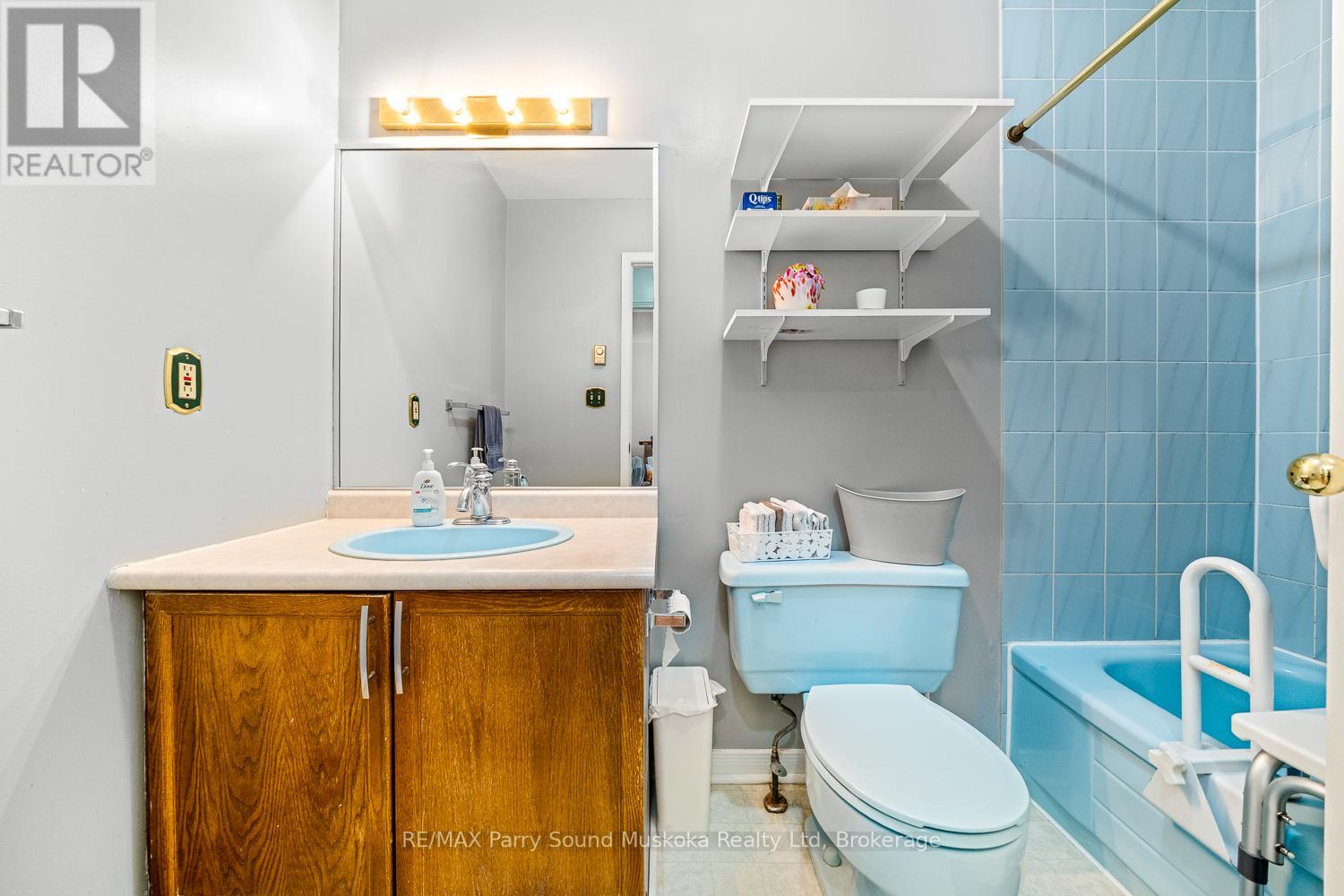 18 Georgian Bay Avenue, Parry Sound, Ontario  P2A 3B2 - Photo 31 - X12961202