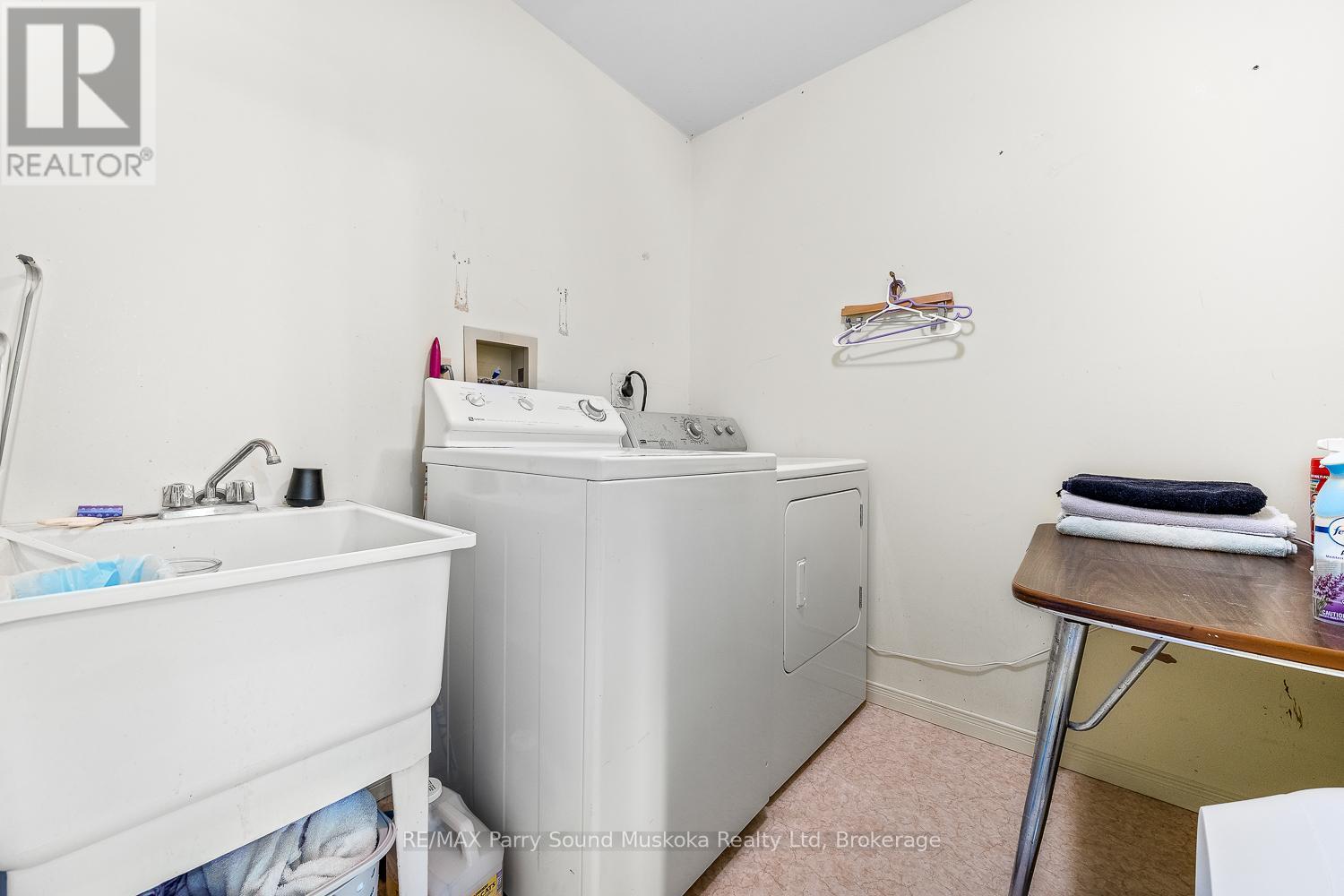 18 Georgian Bay Avenue, Parry Sound, Ontario  P2A 3B2 - Photo 32 - X12961202