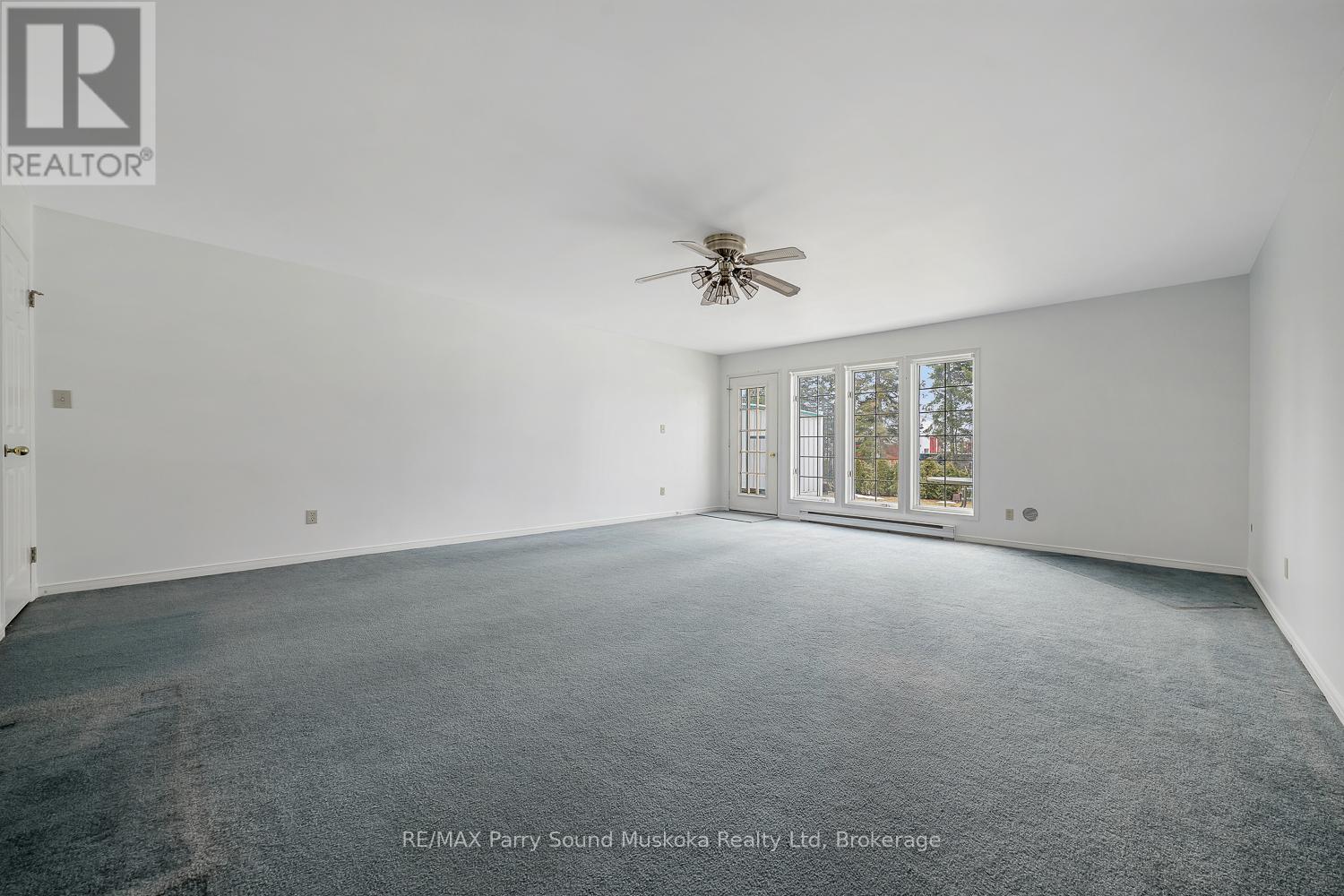 18 Georgian Bay Avenue, Parry Sound, Ontario  P2A 3B2 - Photo 7 - X12961202