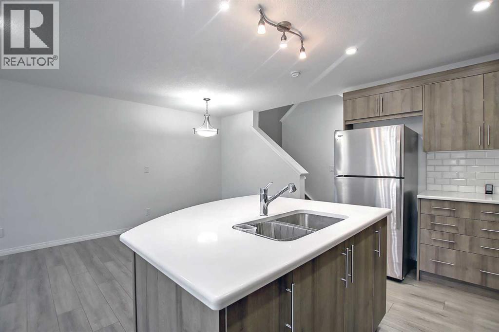 39 Yorkville Boulevard SW, Calgary, Alberta  T2X 4K2 - Photo 7 - A2287544