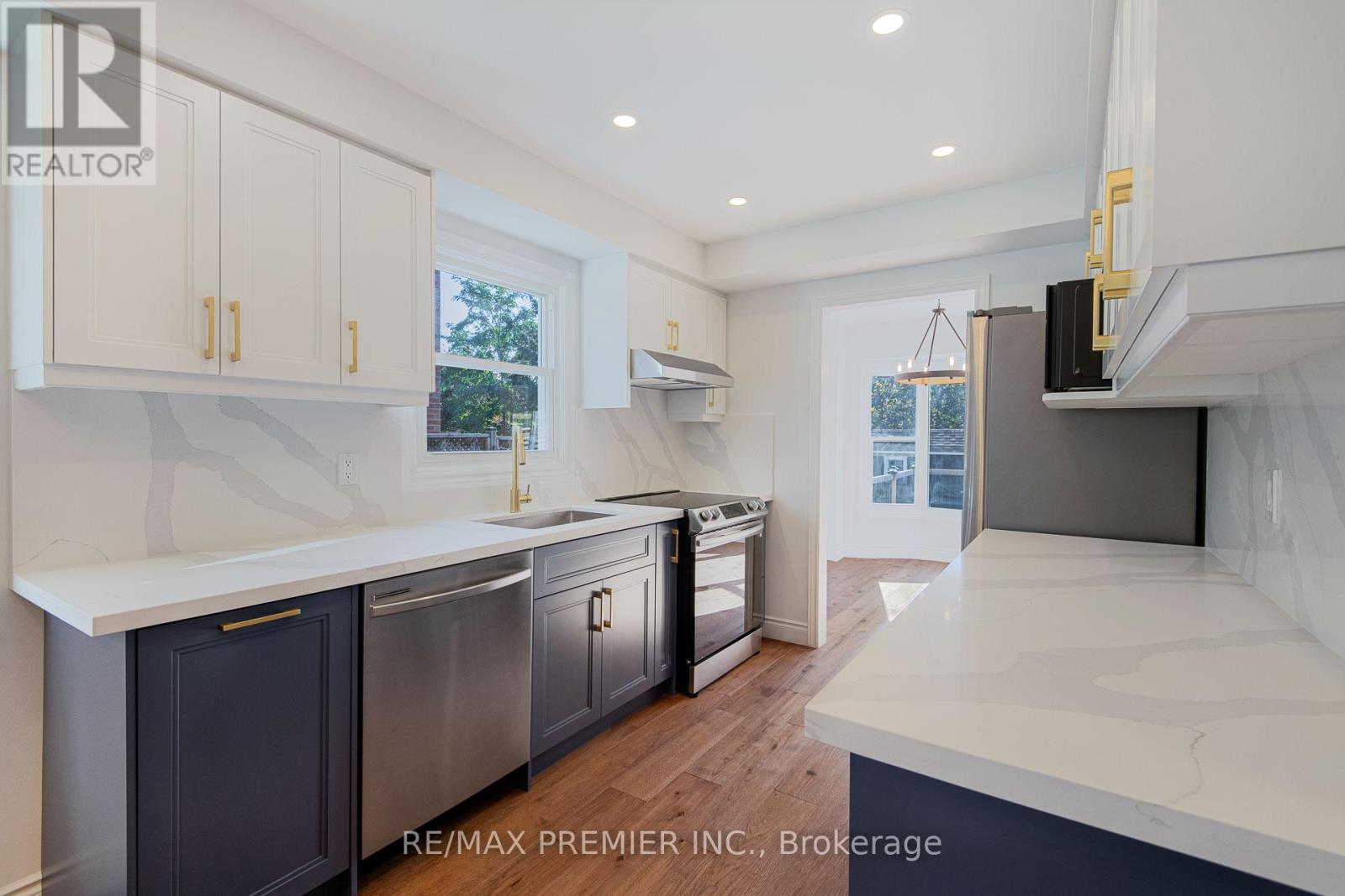 23 Sunbird Boulevard, Georgina, Ontario  L4P 3R9 - Photo 8 - N12961066