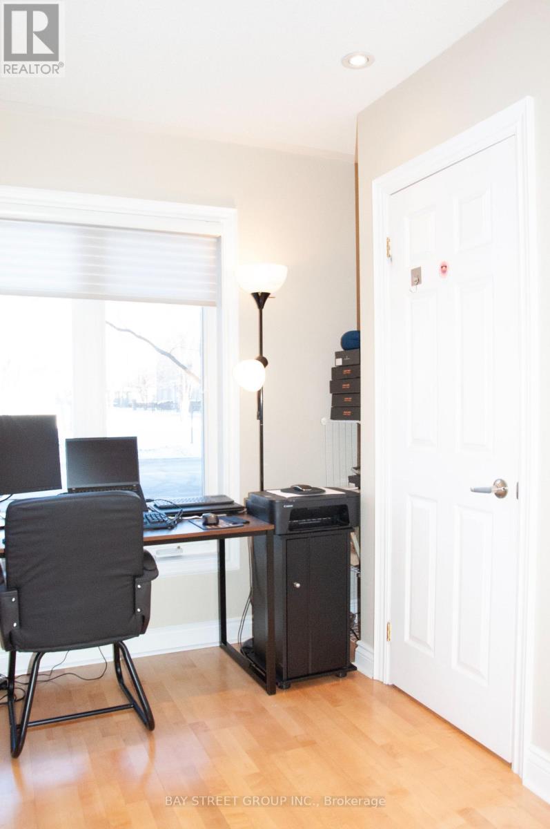 57 Galleria Parkway, Markham, Ontario  L3T 0A3 - Photo 5 - N12961094