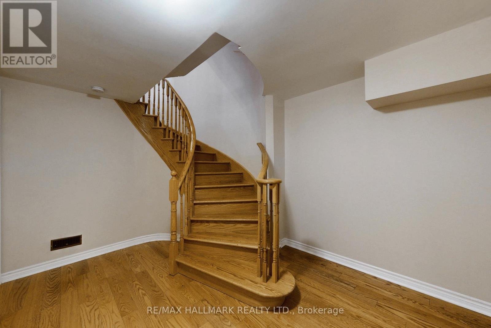 197 Mccaffrey Road, Newmarket, Ontario  L3X 1K1 - Photo 31 - N12961136