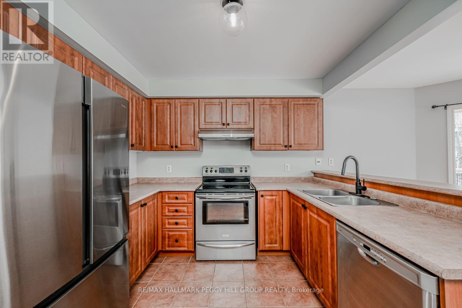 81 Sproule Drive, Barrie, Ontario  L4N 0X5 - Photo 7 - S12961058