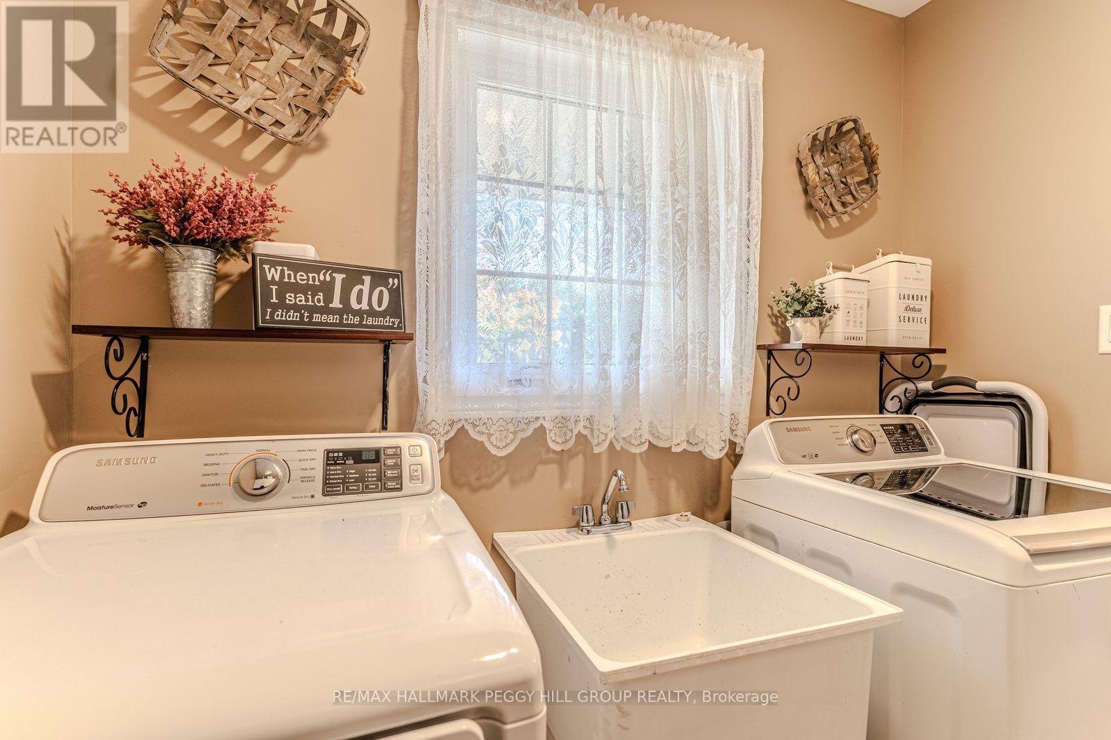 20 Rosemarie Drive, Oro-Medonte, Ontario  L0L 1T0 - Photo 9 - S12961142