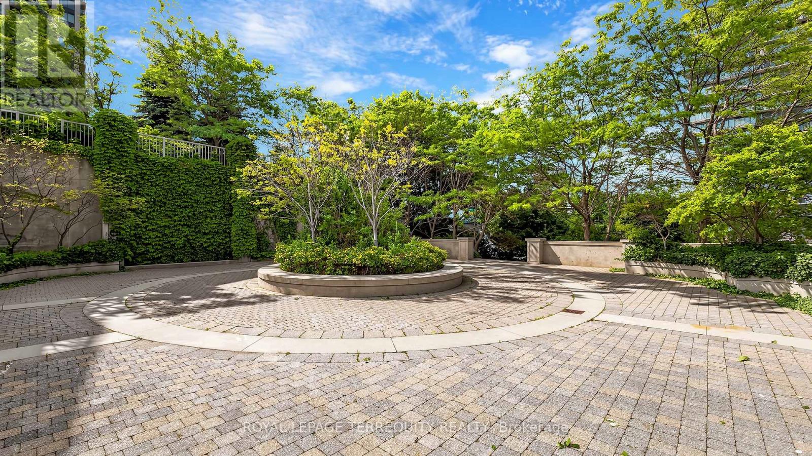 2205 - 15 Windermere Avenue, Toronto, Ontario M6S 5A2 - Photo 33 - W12950880