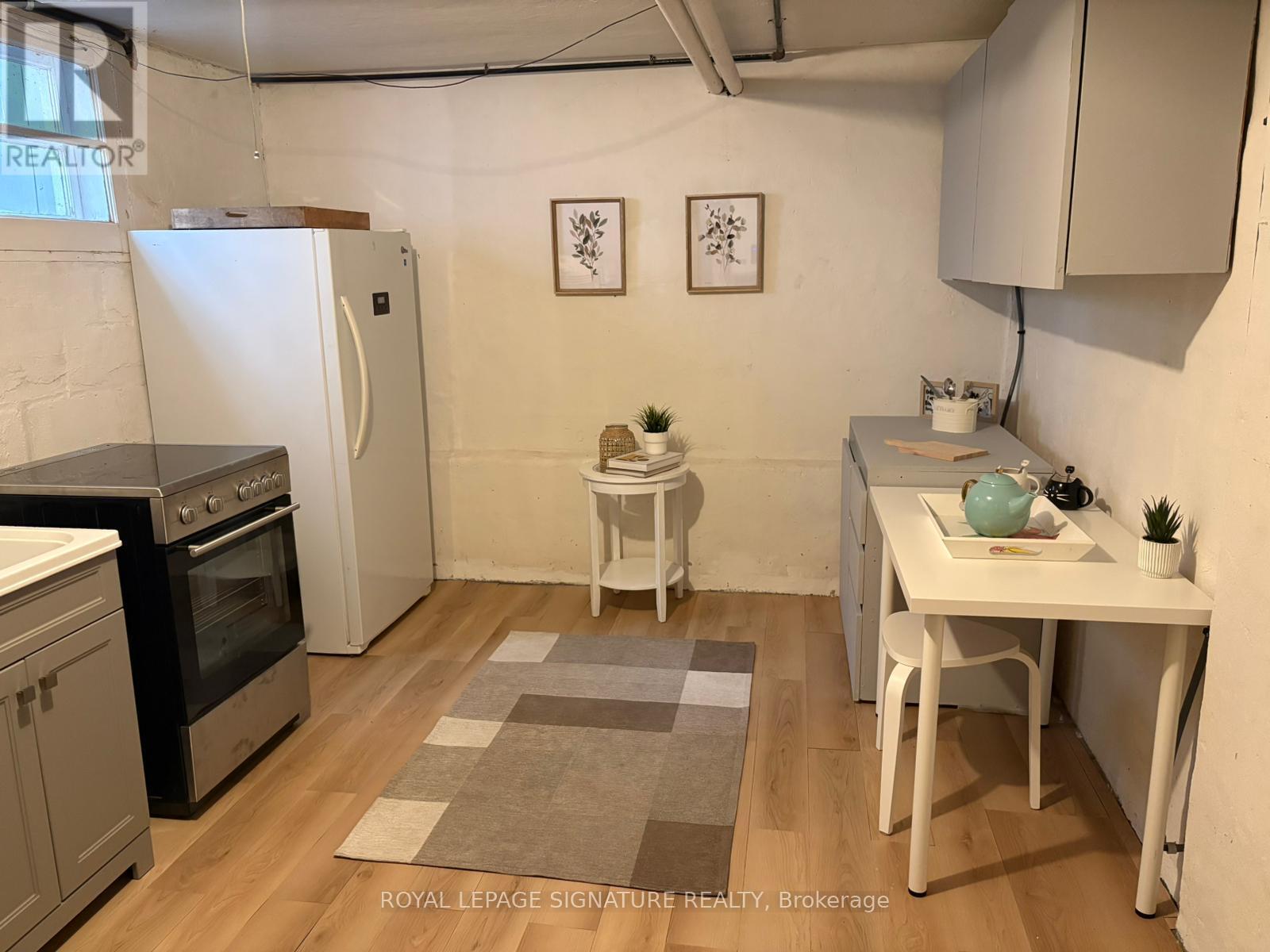 205 Prince Edward Drive S, Toronto, Ontario  M8Y 3X1 - Photo 21 - W12960020