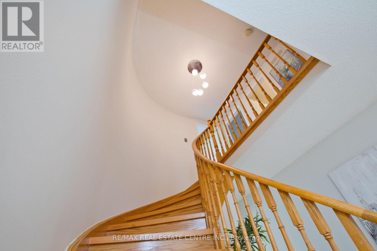 34 Smithers Crescent, Brampton, Ontario  L6Y 3K8 - Photo 25 - W12941596