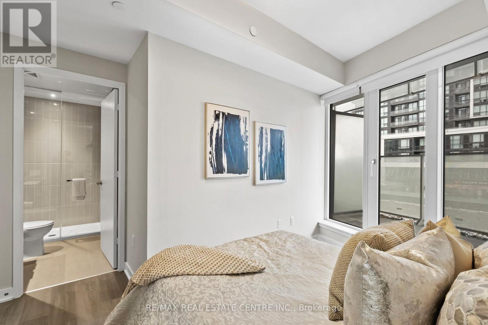 215 - 3900 Confederation Parkway, Mississauga, Ontario L5B 0M3 - Photo 17 - W12960920