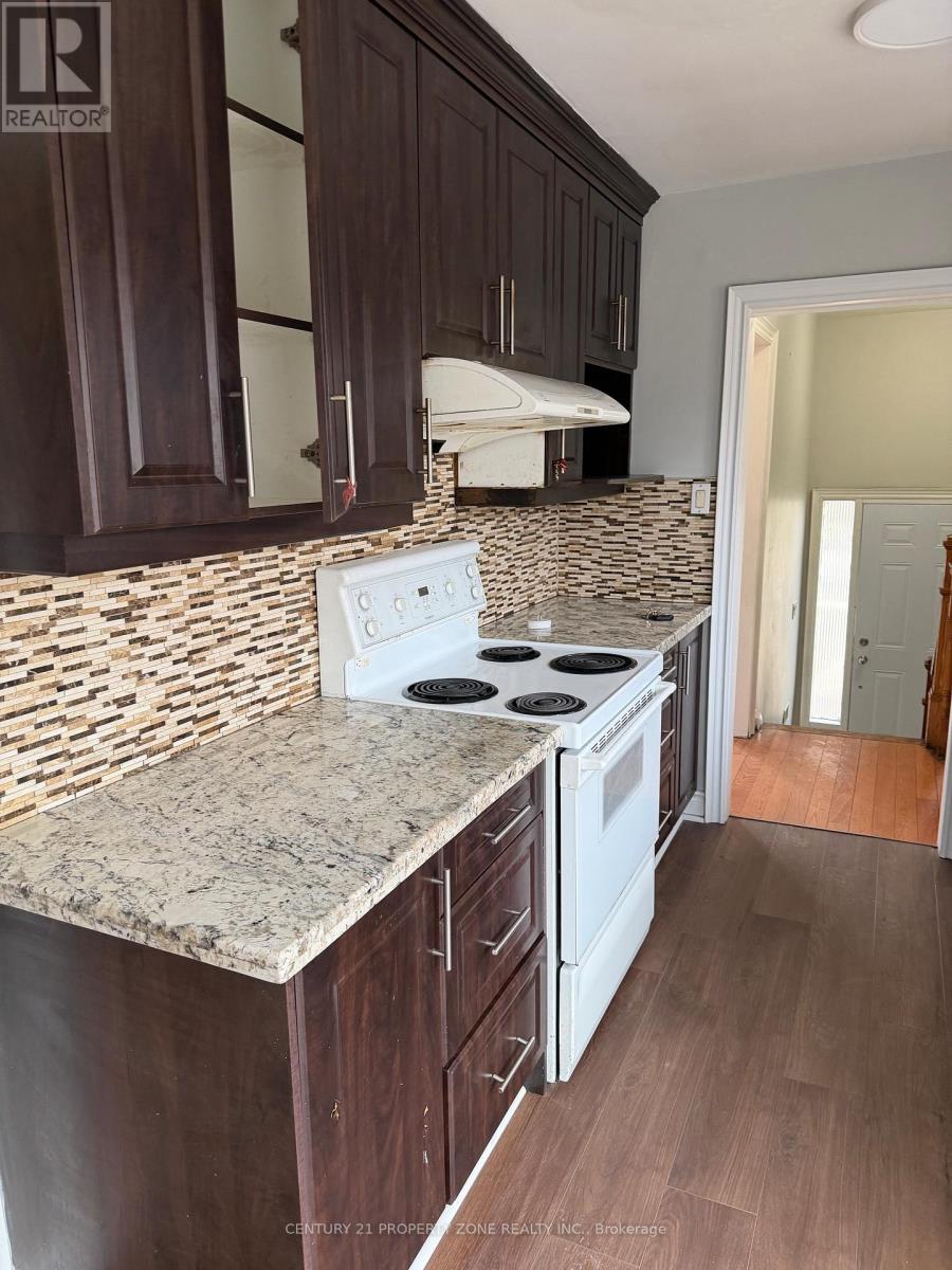 Main - 7280 Dellaport Drive, Mississauga, Ontario  L4T 2Y3 - Photo 2 - W12947888