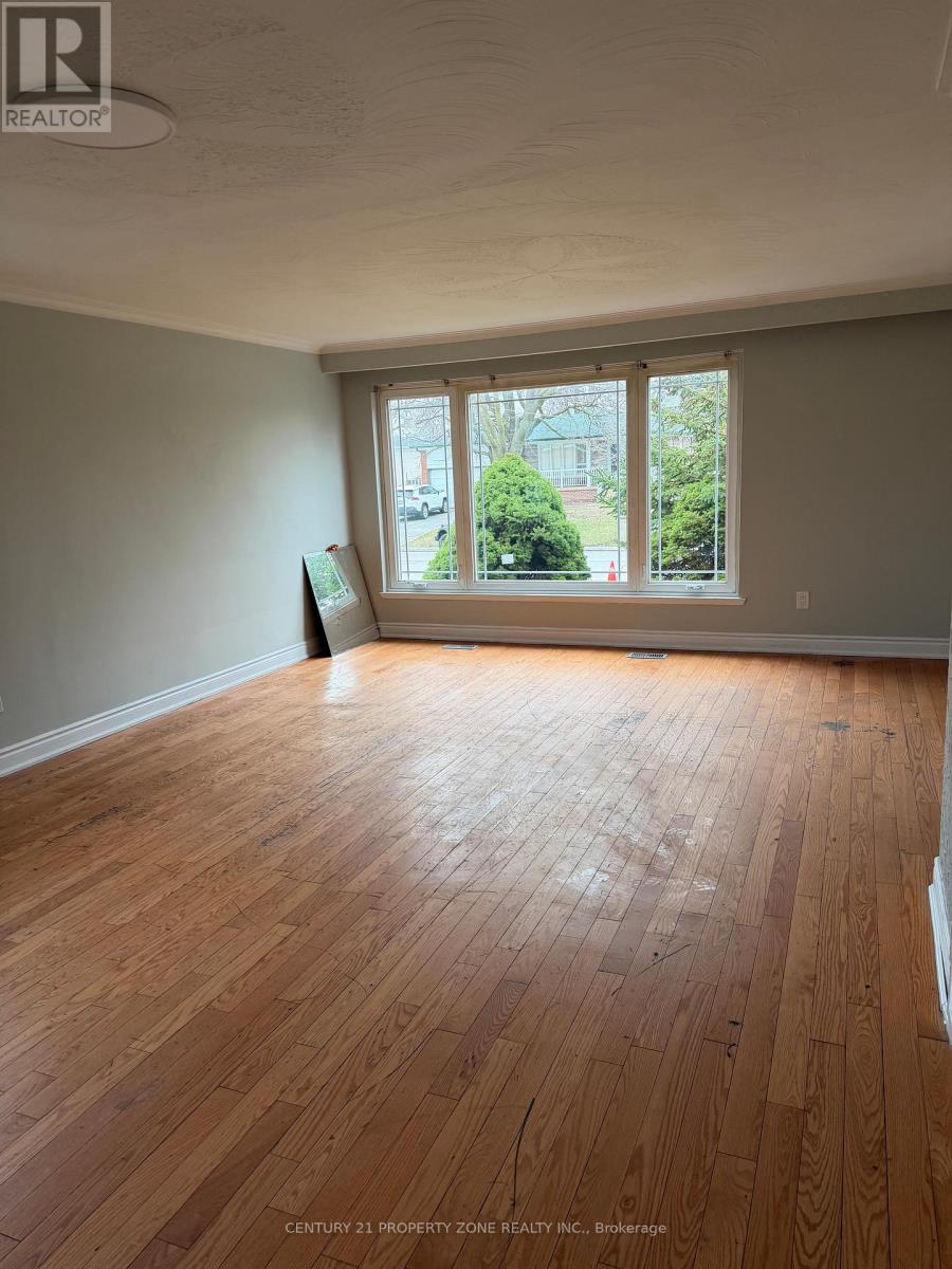 Main - 7280 Dellaport Drive, Mississauga, Ontario  L4T 2Y3 - Photo 4 - W12947888