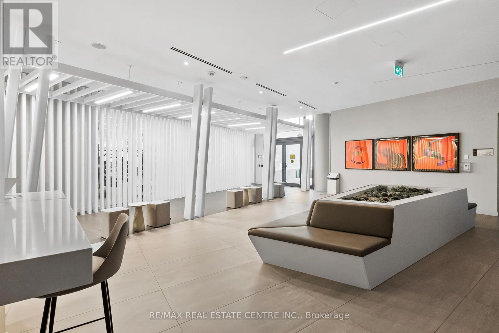 215 - 3900 Confederation Parkway, Mississauga, Ontario L5B 0M3 - Photo 31 - W12960920