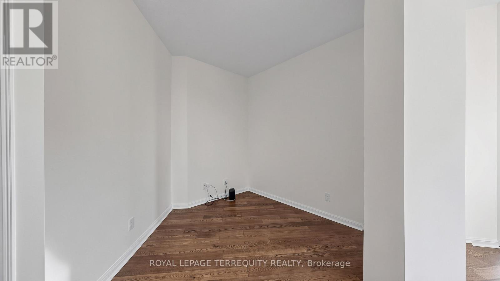 2205 - 15 Windermere Avenue, Toronto, Ontario M6S 5A2 - Photo 24 - W12950880