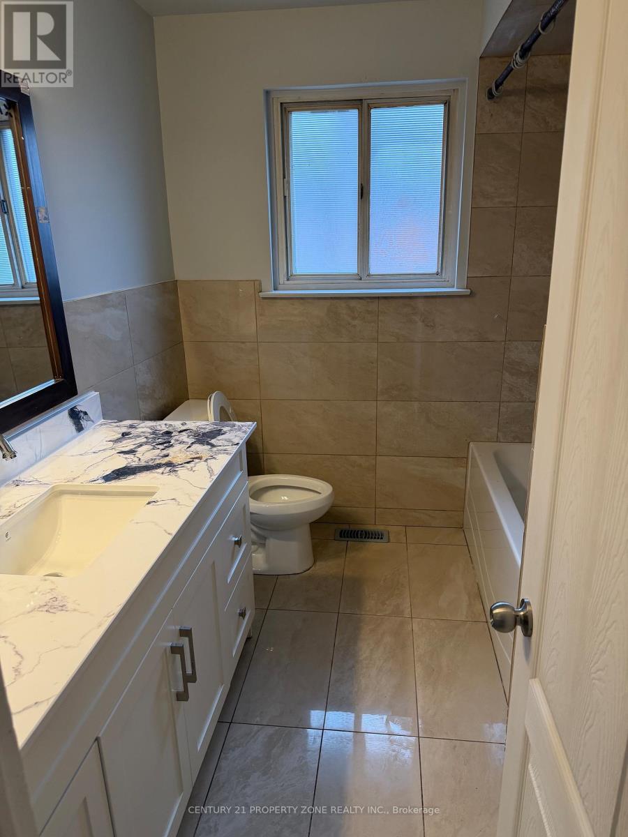 Main - 7280 Dellaport Drive, Mississauga, Ontario  L4T 2Y3 - Photo 5 - W12947888