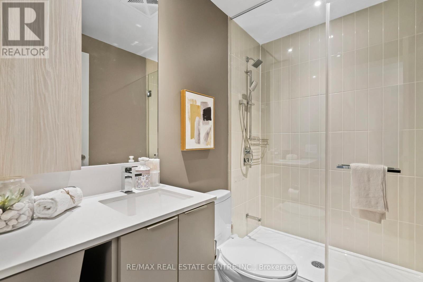 215 - 3900 Confederation Parkway, Mississauga, Ontario L5B 0M3 - Photo 18 - W12960920