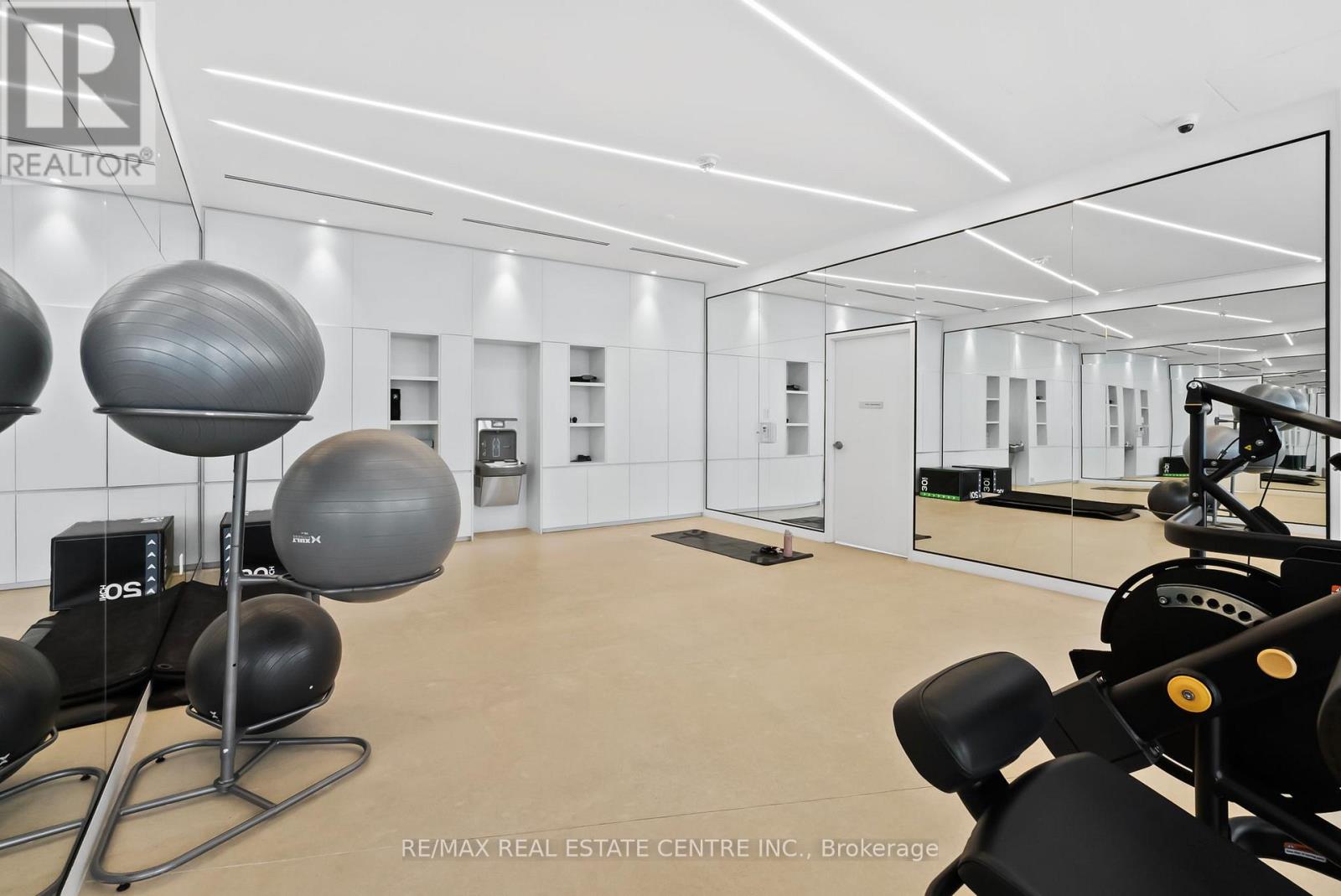 215 - 3900 Confederation Parkway, Mississauga, Ontario L5B 0M3 - Photo 34 - W12960920