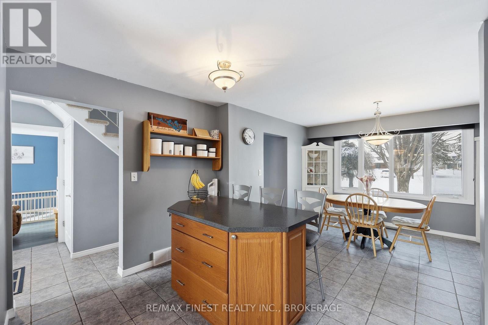 140 Falkirk Terrace, Kingston, Ontario  K7M 4C2 - Photo 6 - X12908610