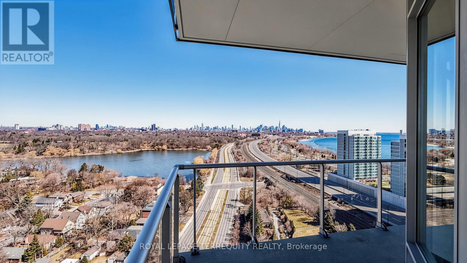 2205 - 15 Windermere Avenue, Toronto, Ontario M6S 5A2 - Photo 28 - W12950880