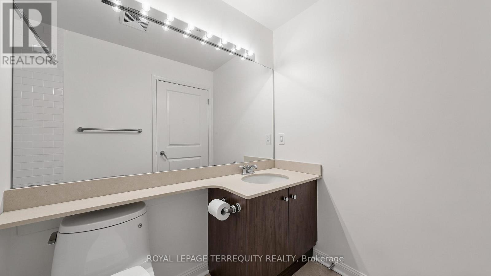 2205 - 15 Windermere Avenue, Toronto, Ontario M6S 5A2 - Photo 16 - W12950880