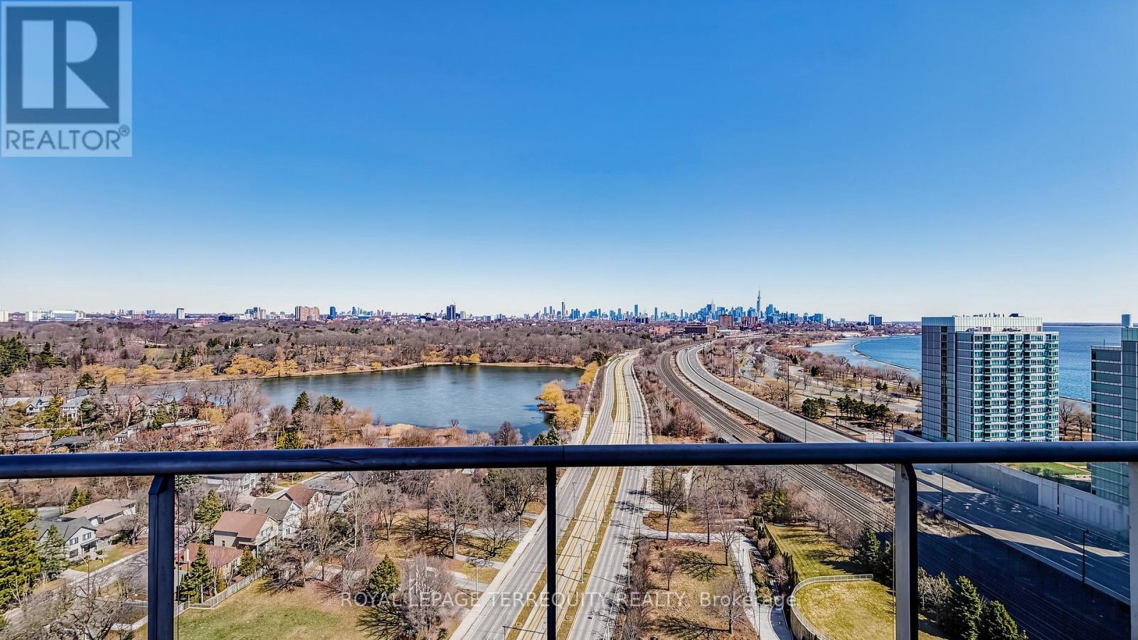 2205 - 15 Windermere Avenue, Toronto, Ontario M6S 5A2 - Photo 29 - W12950880