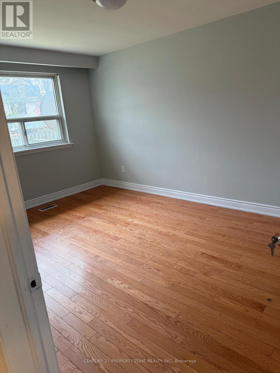 Main - 7280 Dellaport Drive, Mississauga, Ontario  L4T 2Y3 - Photo 7 - W12947888