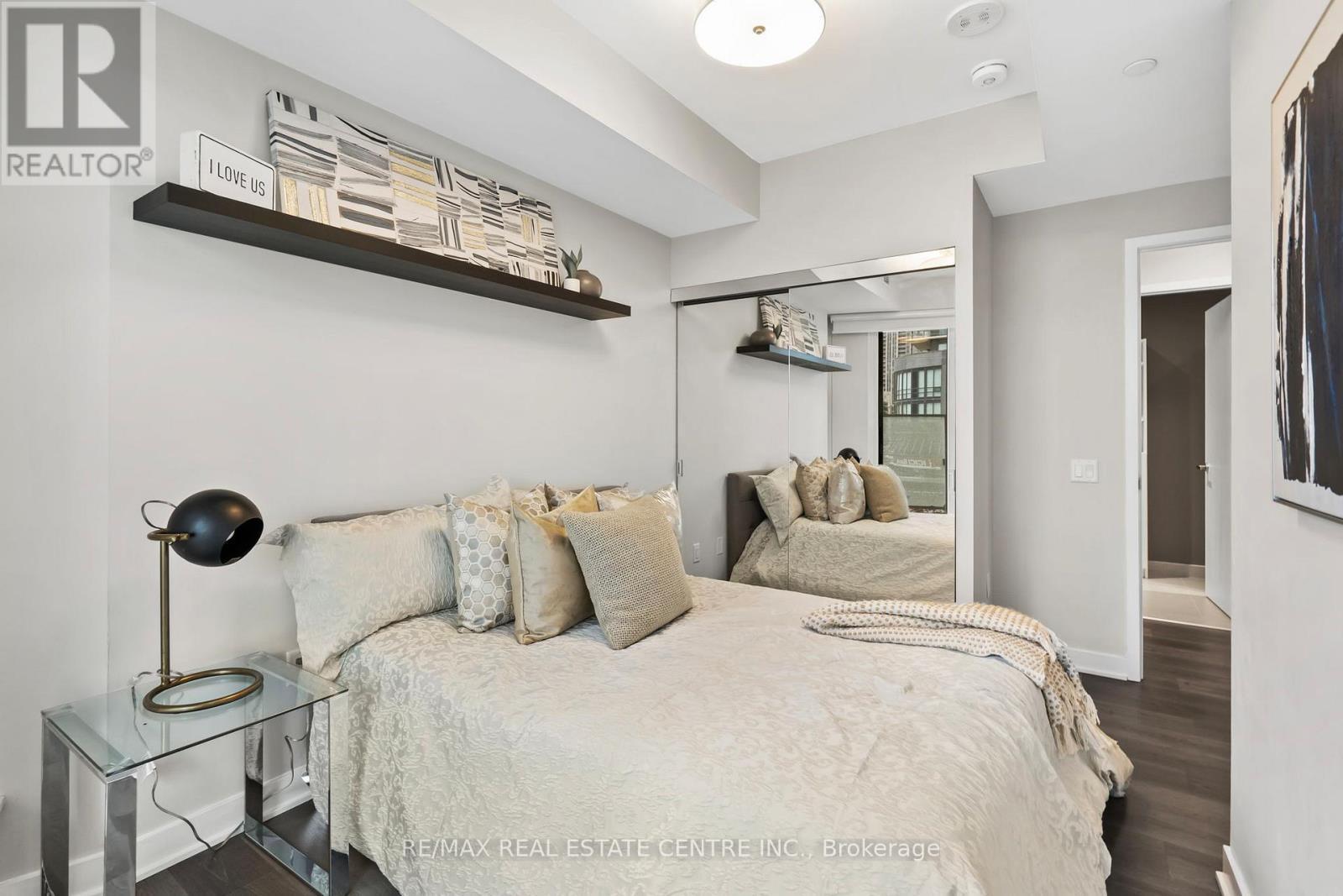 215 - 3900 Confederation Parkway, Mississauga, Ontario L5B 0M3 - Photo 16 - W12960920