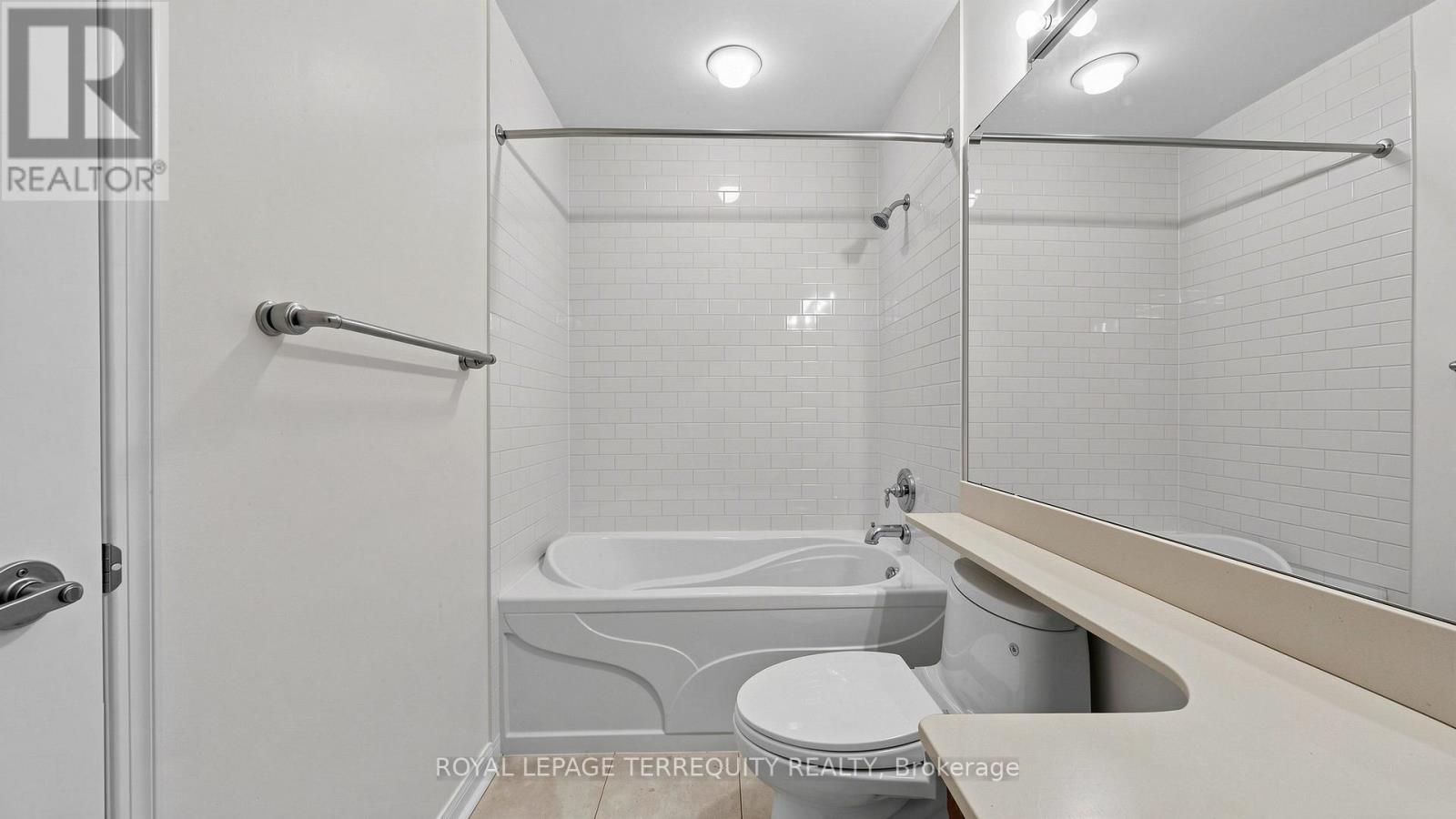 2205 - 15 Windermere Avenue, Toronto, Ontario M6S 5A2 - Photo 17 - W12950880