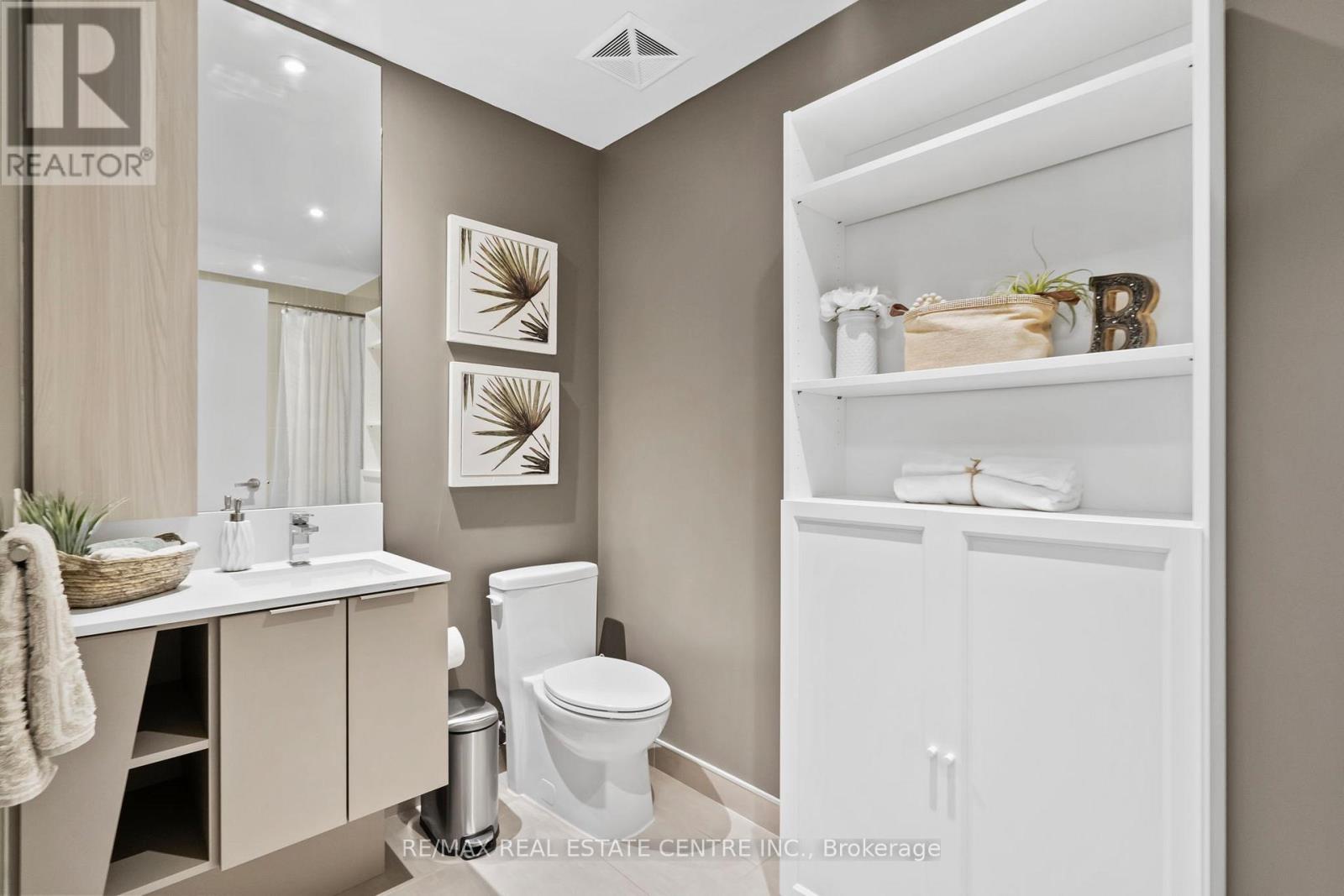 215 - 3900 Confederation Parkway, Mississauga, Ontario L5B 0M3 - Photo 20 - W12960920