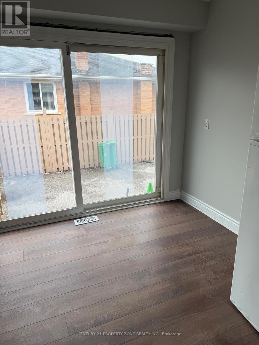 Main - 7280 Dellaport Drive, Mississauga, Ontario  L4T 2Y3 - Photo 9 - W12947888