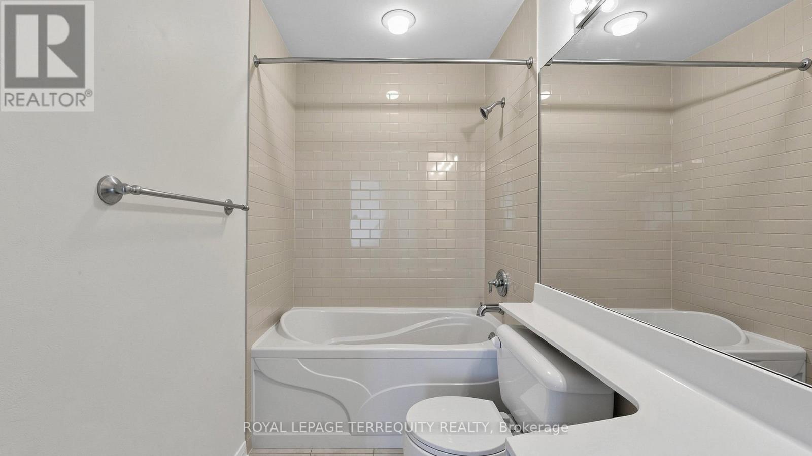 2205 - 15 Windermere Avenue, Toronto, Ontario M6S 5A2 - Photo 10 - W12950880