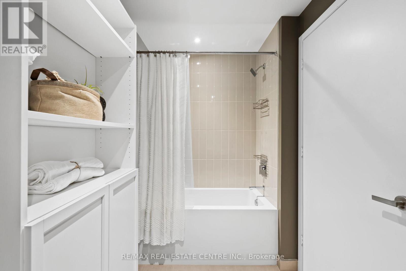 215 - 3900 Confederation Parkway, Mississauga, Ontario L5B 0M3 - Photo 22 - W12960920