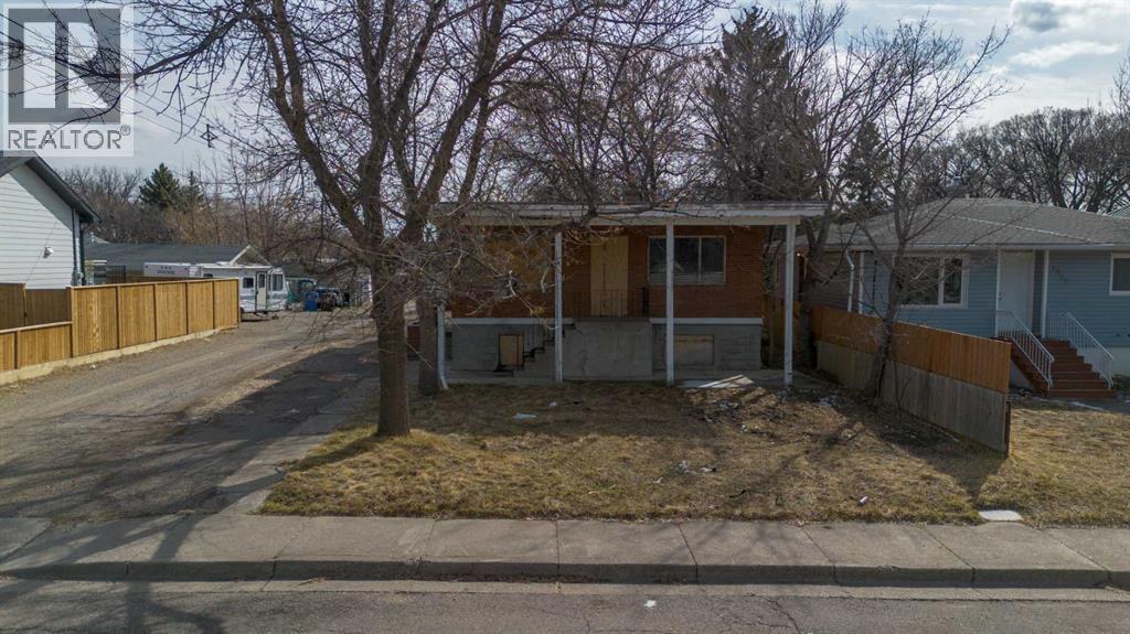 1910 4 Avenue N, Lethbridge, Alberta  T1H 0L8 - Photo 3 - A2298010