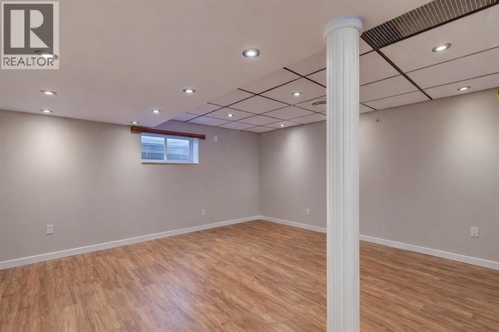 68 Woodglen Close Sw, Calgary, Alberta  T2W 4N1 - Photo 30 - A2274552