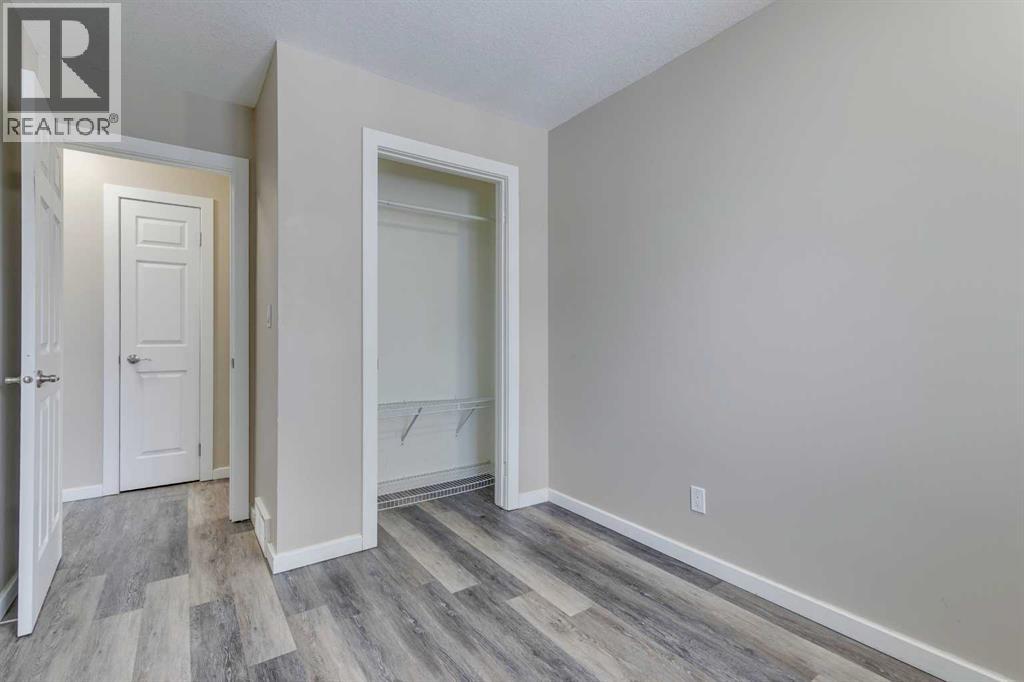 68 Woodglen Close Sw, Calgary, Alberta  T2W 4N1 - Photo 21 - A2274552