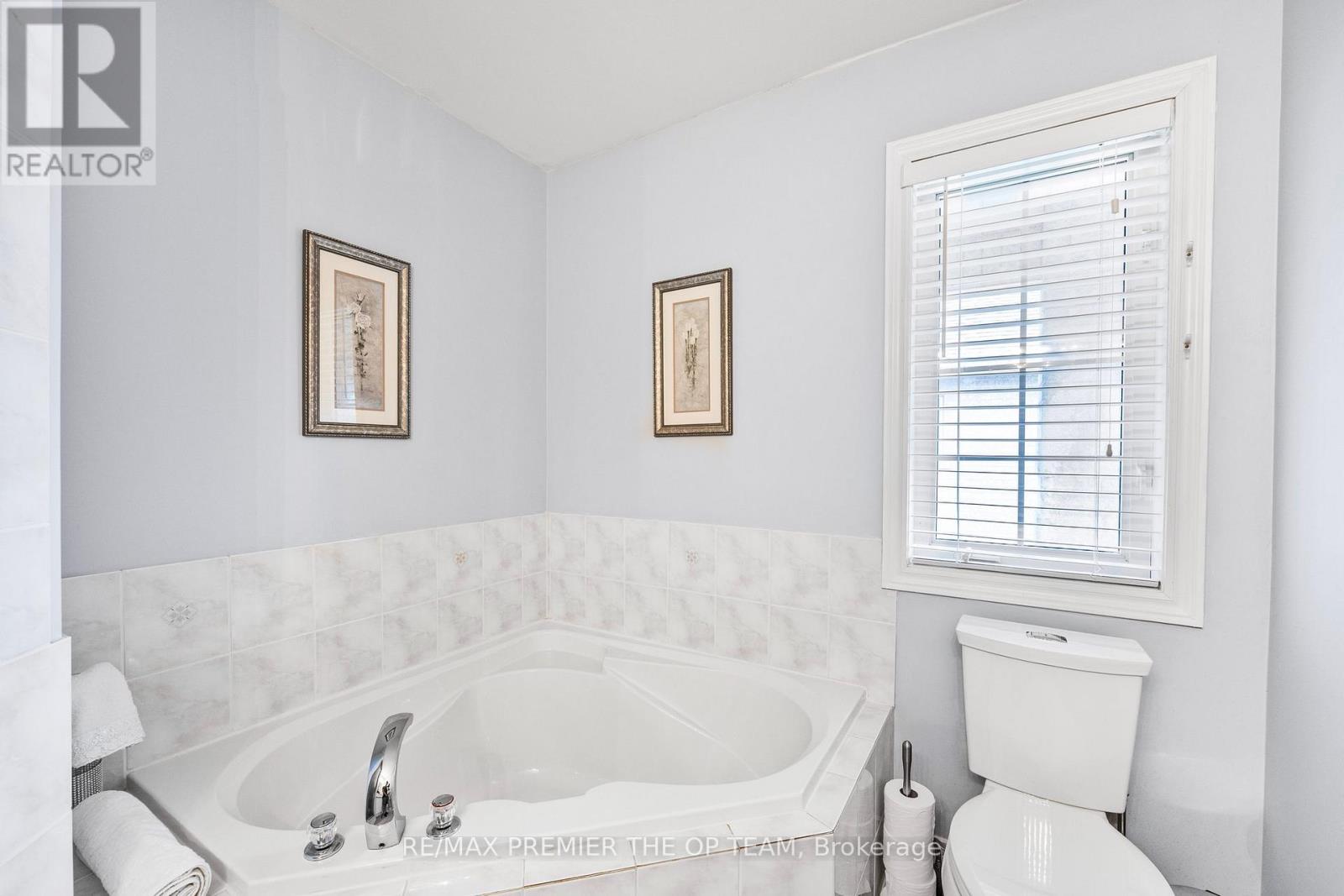 223 Landsbridge Street, Caledon, Ontario  L7E 2J6 - Photo 26 - W12961072